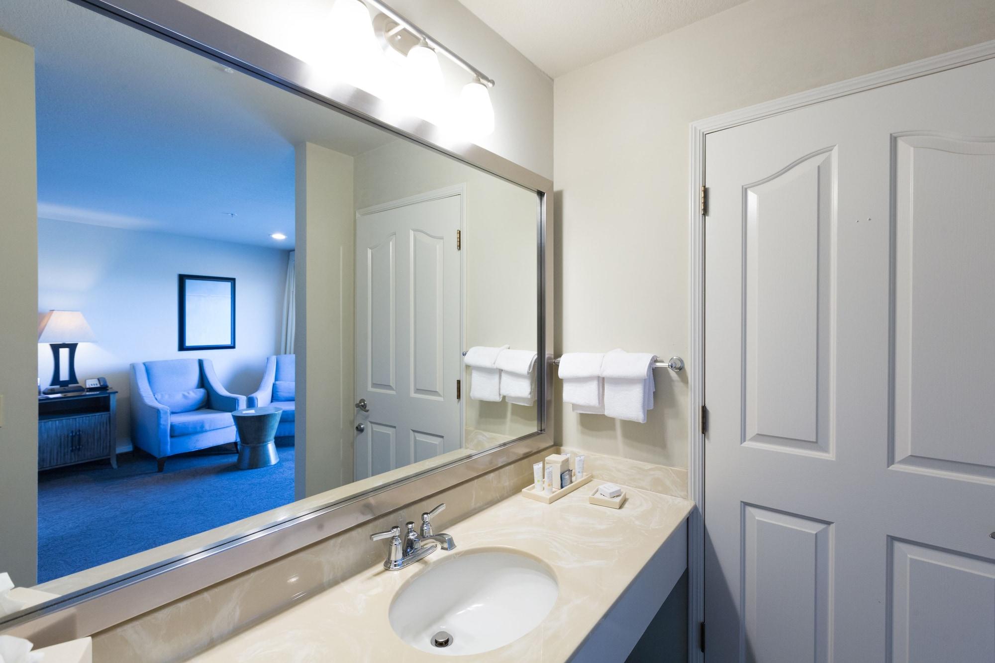 Cambria Landing Inn And Suites Екстериор снимка