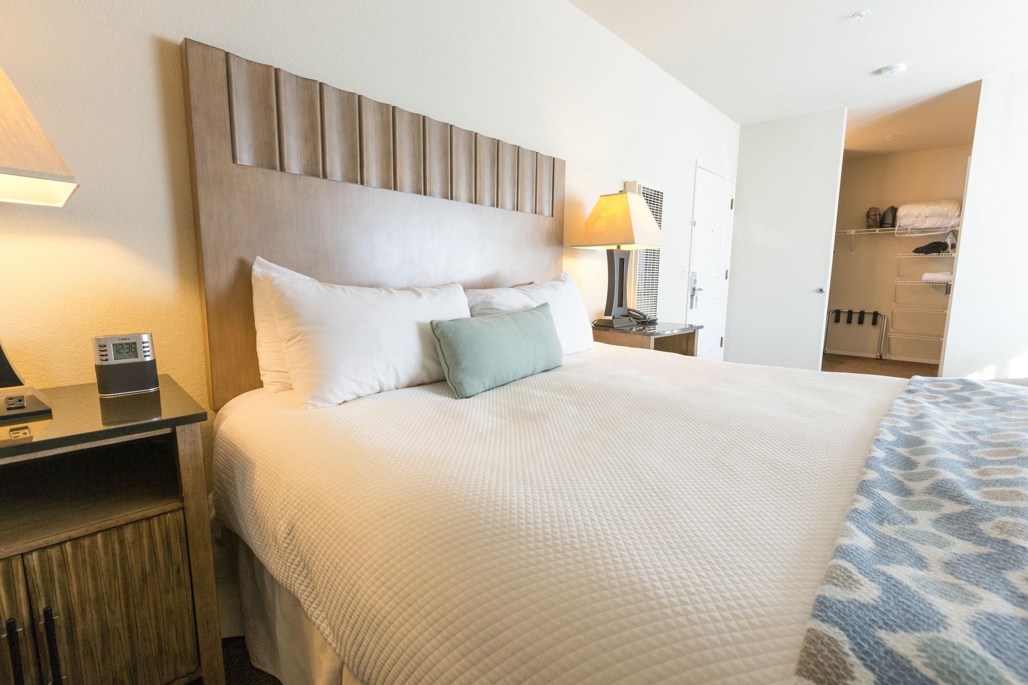 Cambria Landing Inn And Suites Екстериор снимка