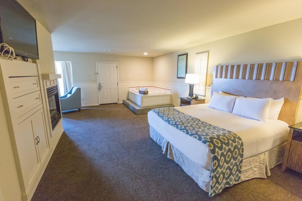Cambria Landing Inn And Suites Екстериор снимка